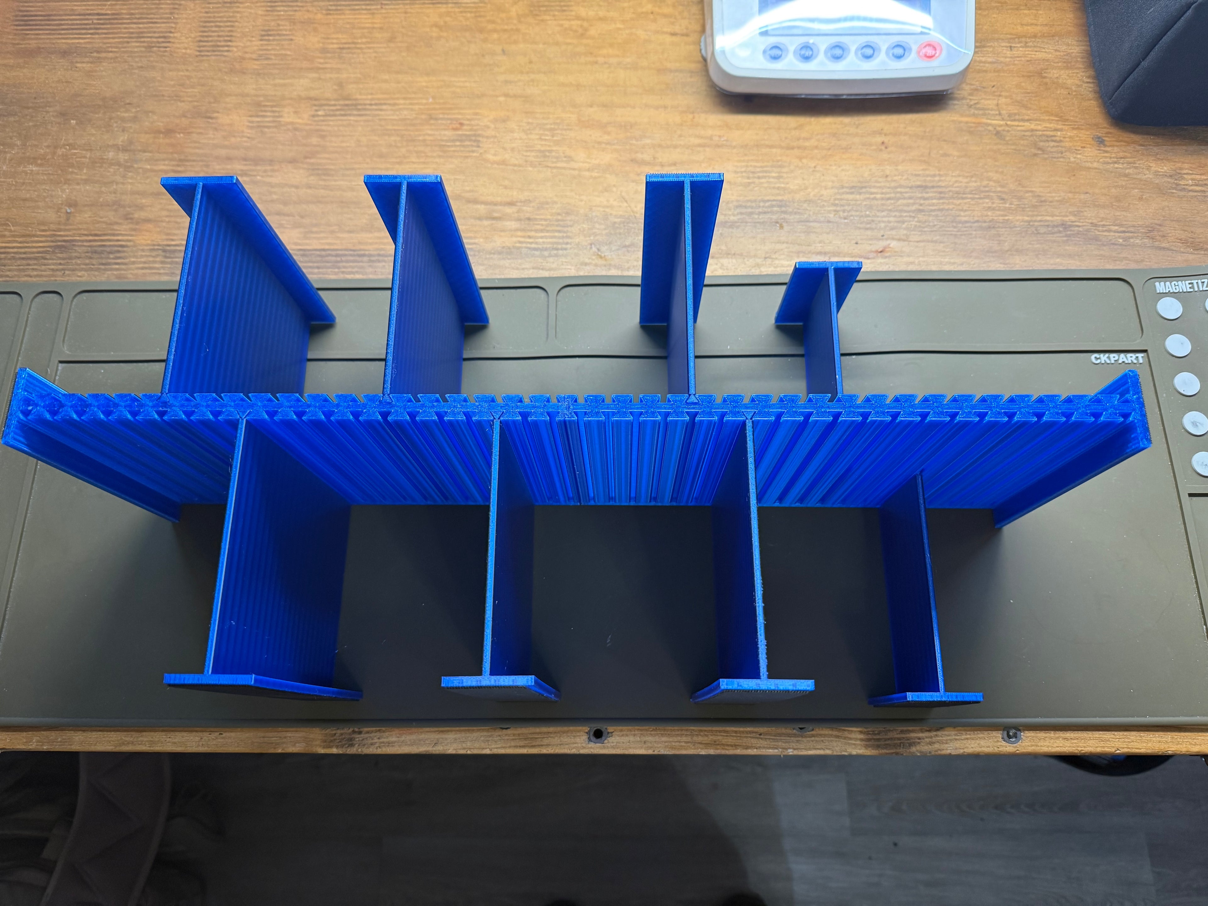 Upranger divider