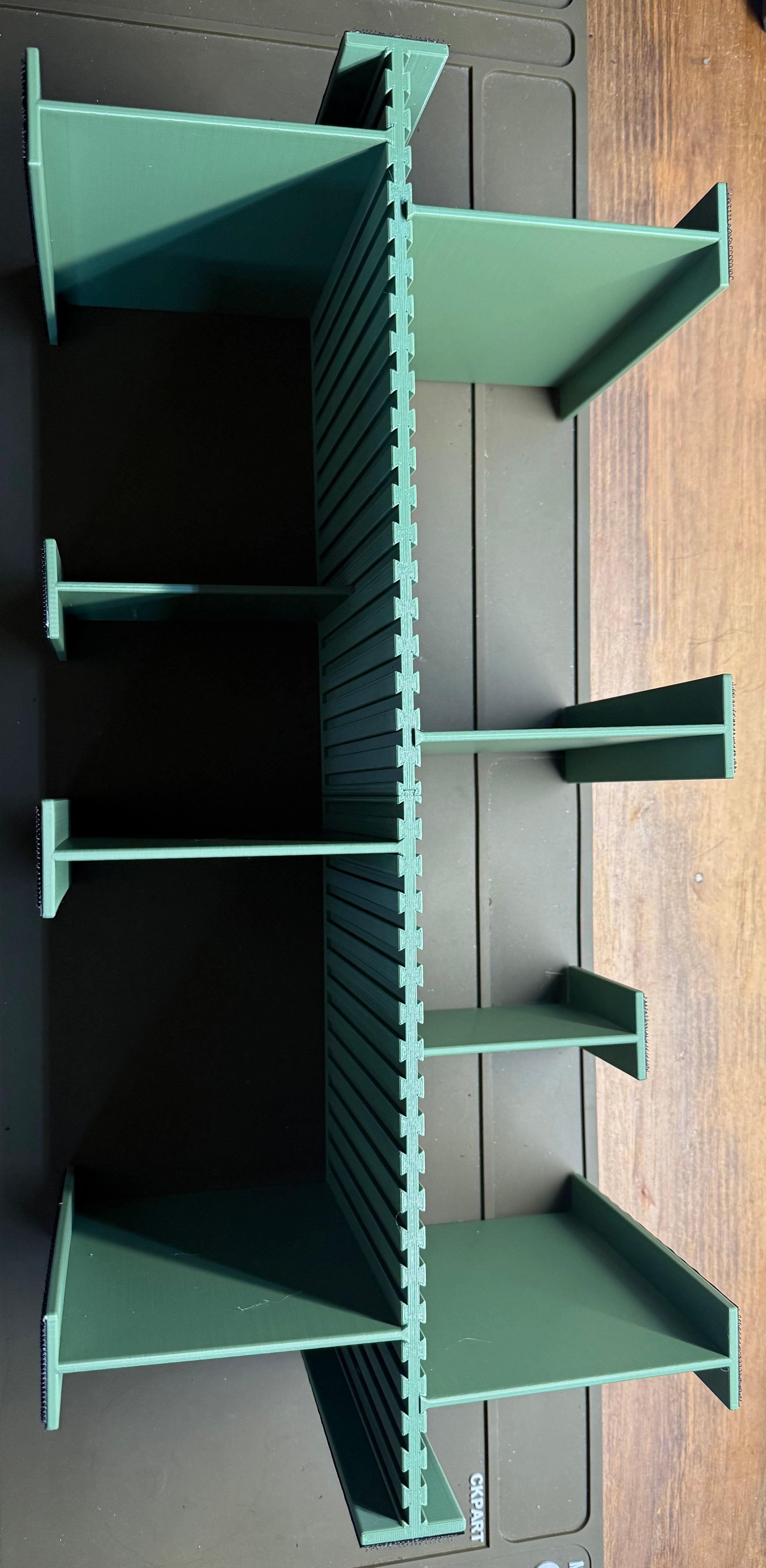 Upranger divider