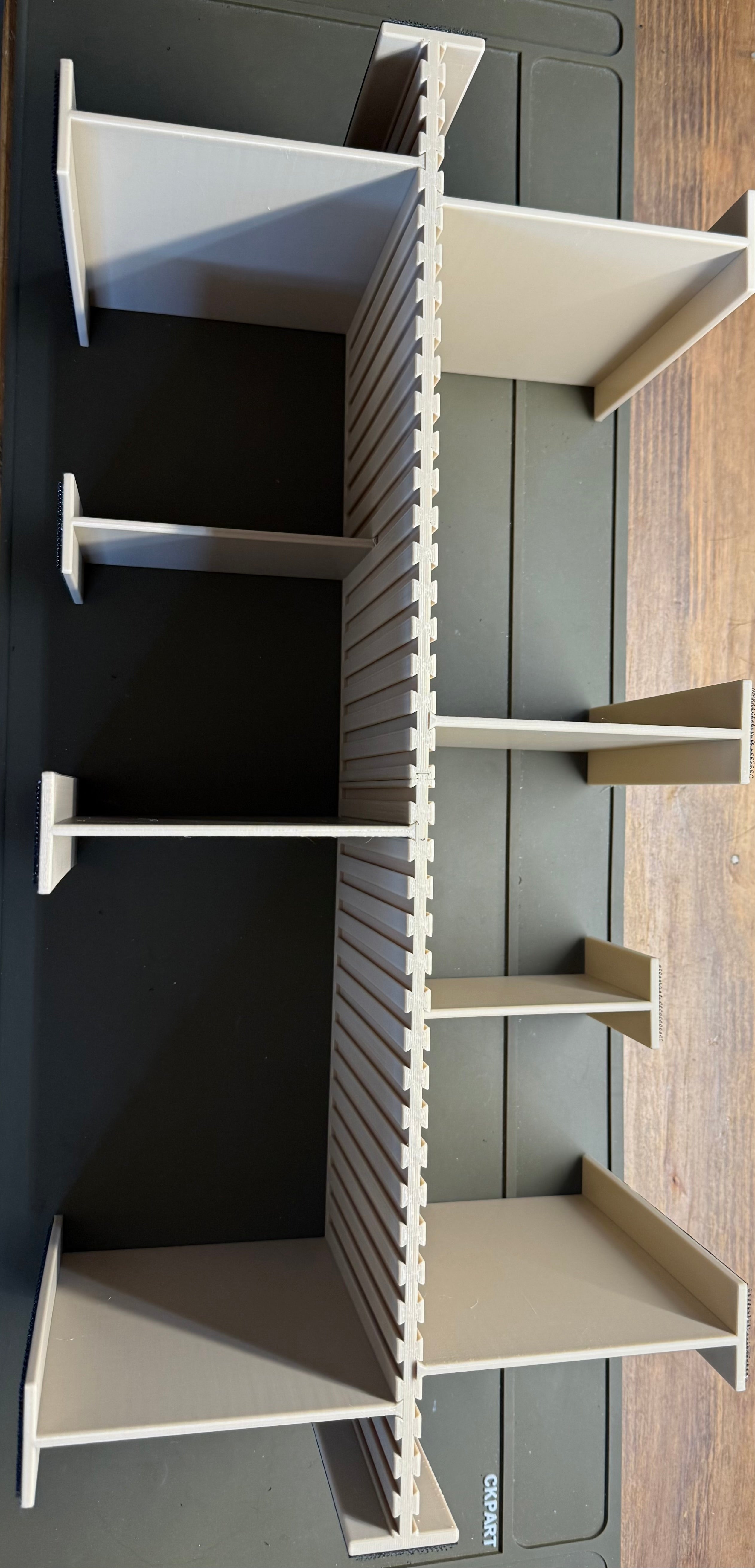 Upranger divider